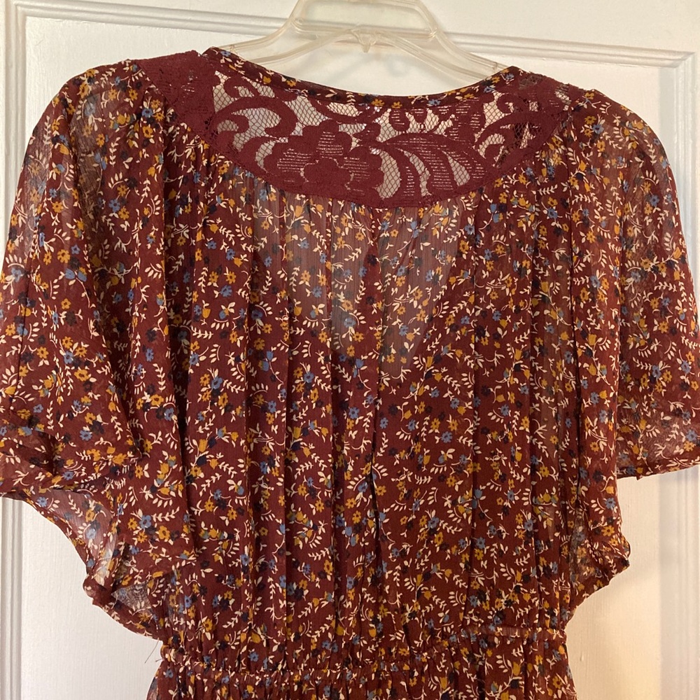 Flutter Sleeve Mini Dress - Picture 4 of 5